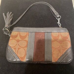 Wristlet brown and tan